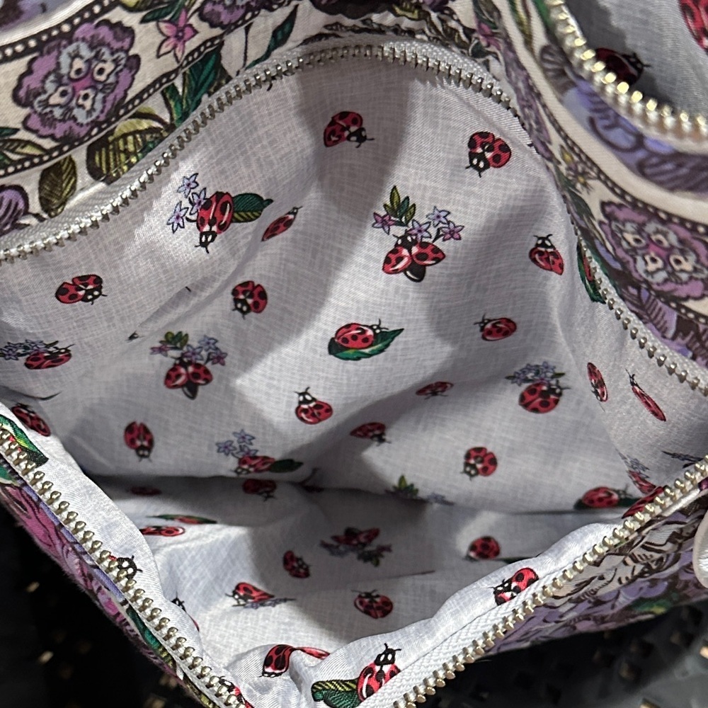 Vera Bradley Lavender Meadow Pattern Triple Zip Hipster Crossbody Bag EUC 2019 - Picture 5 of 8